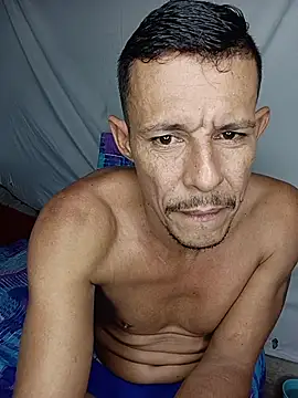 juanmaur22 online show from February 2026 02:26:01 PM