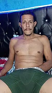 juanmaur22 online show from February 2026 09:49:01 PM