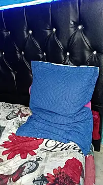 juanmaur22 online show from February 2026 09:17:02 PM