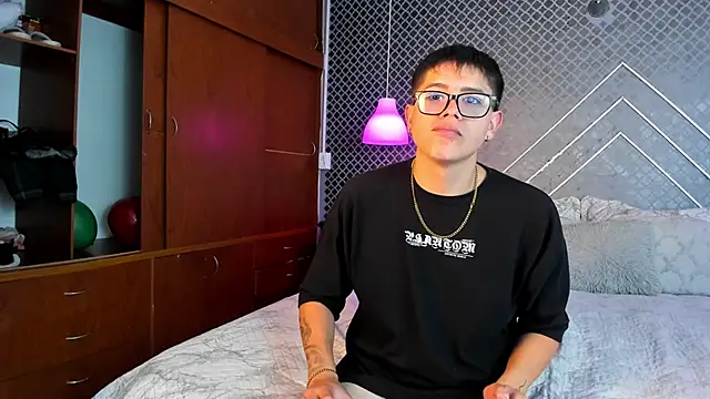 Evie demn online show from February 2026 08:20:02 PM