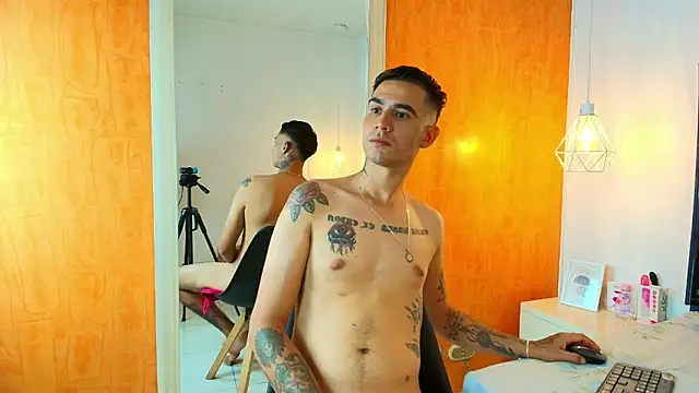 Irina and Max online show from April 2026 08:09:02 PM