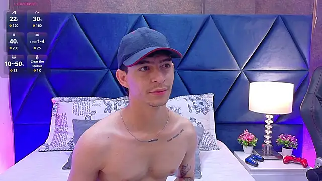 Logan Woods online show from February 2026 02:39:02 PM