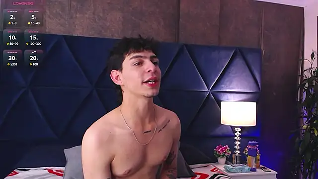 Logan Woods online show from February 2026 08:33:02 PM