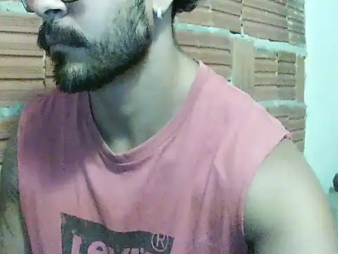 Snapshot of moreno18rn chatting on April 2026 12:42:02 PM moreno18rn online show from April 2026 12:42:02 PM