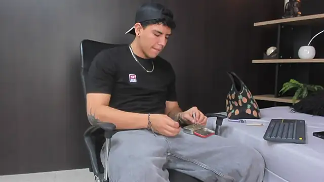 Tobias Vega online show from February 2026 05:58:01 PM