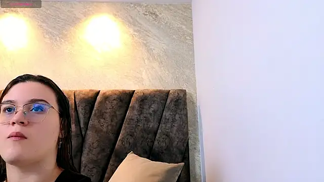 zoe hugeboobs online show from February 2026 12:05:02 PM