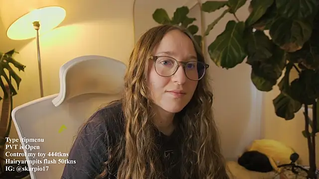 Scarlett NoirMuse online show from April 2026 08:36:02 PM