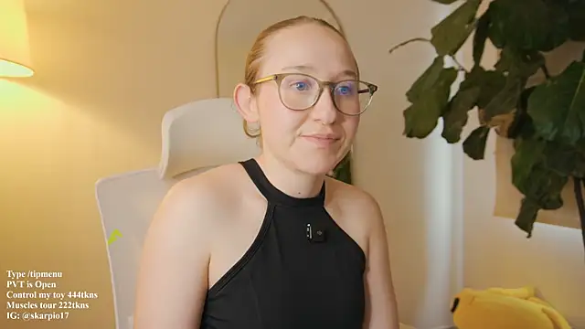 Scarlett NoirMuse online show from May 2026 08:42:02 PM