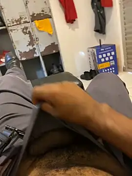 Snapshot of hudson19cm chatting on February 2026 07:03:02 PM hudson19cm online show from February 2026 07:03:02 PM