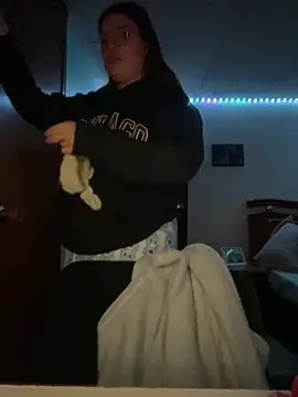 Snapshot of Vixroy7 chatting on February 2026 12:44:02 AM Vixroy7 online show from February 2026 12:44:02 AM