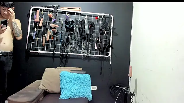 Slave Melany bdsm online show from May 2026 01:08:02 PM
