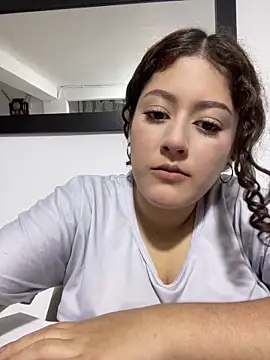 Snapshot of lizzy_luminair chatting on February 2026 12:54:01 AM lizzy luminair online show from February 2026 12:54:01 AM