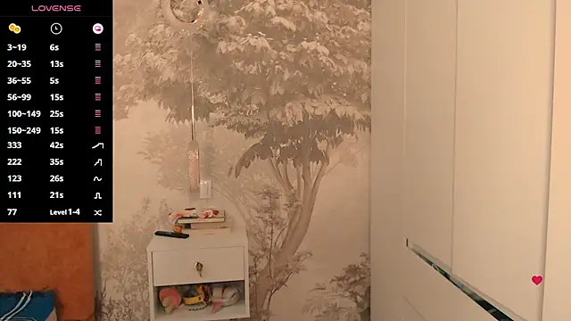 Snapshot of Hiaru_Cutie chatting on October 2025 05:50:01 AM Hiaru Cutie online show from October 2025 05:50:01 AM