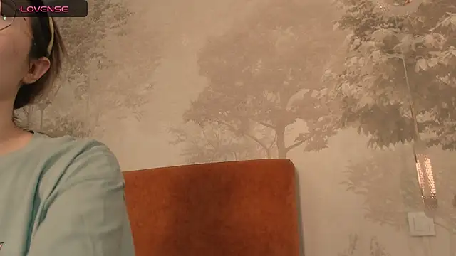 Snapshot of Hiaru_Cutie chatting on November 2025 06:28:02 AM Hiaru Cutie online show from November 2025 06:28:02 AM