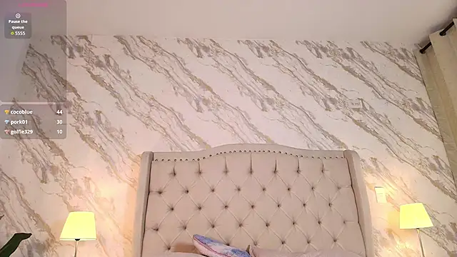 isabella rossee  online show from April 2026 07:53:01 PM