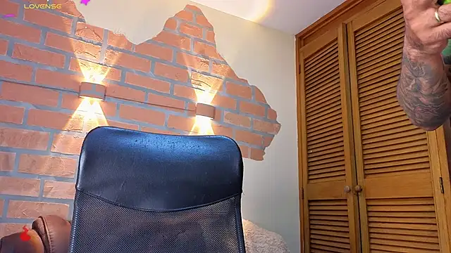 mister eithan online show from March 2026 02:19:01 AM