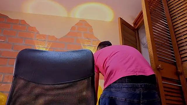 mister eithan online show from March 2026 02:31:02 AM