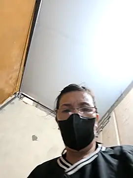 Pussy-xx online show from April 2026 11:33:01 PM