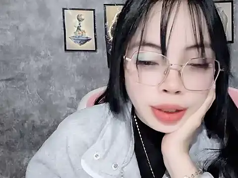 Snapshot of Suki_99 chatting on February 2026 04:28:02 PM Suki 99 online show from February 2026 04:28:02 PM