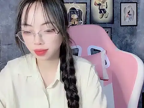 Snapshot of Suki_99 chatting on February 2026 05:13:02 PM Suki 99 online show from February 2026 05:13:02 PM