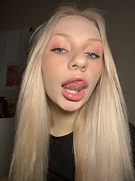 DayaFoxy online show from April 2026 01:07:02 PM