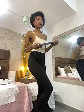 Snapshot of Afrodita_Greenn chatting on June 2026 12:01:02 AM Afrodita Greenn online show from June 2026 12:01:02 AM