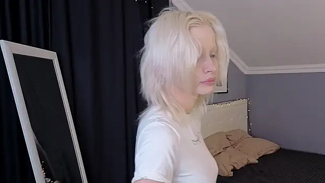 Naomi Demio online show from March 2026 12:25:02 PM