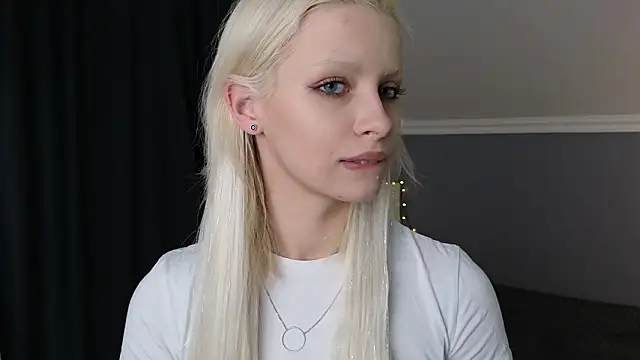 Naomi Demio online show from March 2026 12:33:02 PM