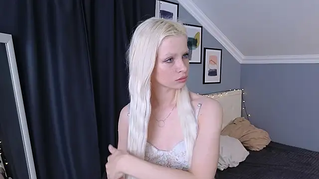 Naomi Demio online show from March 2026 12:12:01 PM