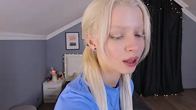 Naomi Demio online show from March 2026 11:07:02 AM