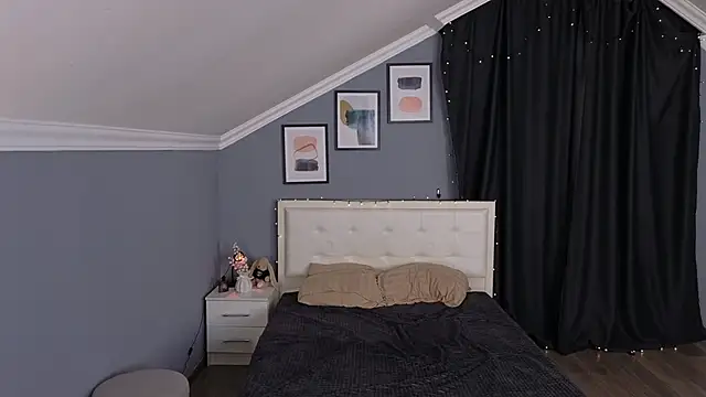 Naomi Demio online show from March 2026 11:16:02 AM