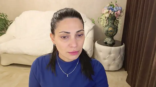 LovelyBeatrice online show from April 2026 12:09:01 PM