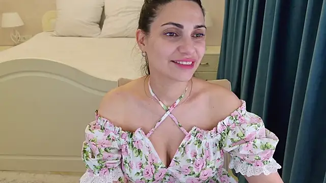 Snapshot of LovelyBeatrice chatting on July 2026 12:25:01 PM LovelyBeatrice online show from July 2026 12:25:01 PM