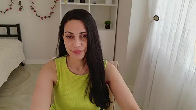LovelyBeatrice online show from May 2026 11:58:01 AM