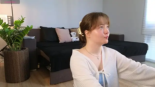 MillaKowal online show from April 2026 12:23:01 PM