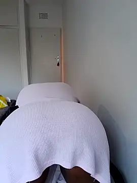 Barbieee1301 online show from March 2026 04:33:01 AM