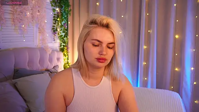 Snapshot of AmeliaWeells chatting on May 2026 04:05:01 AM AmeliaWeells online show from May 2026 04:05:01 AM