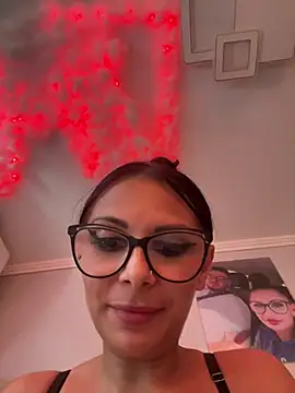 HiddendesireXO01 online show from June 2026 09:43:01 AM