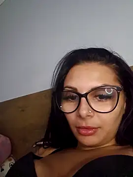 HiddendesireXO01 online show from February 2026 08:53:01 PM