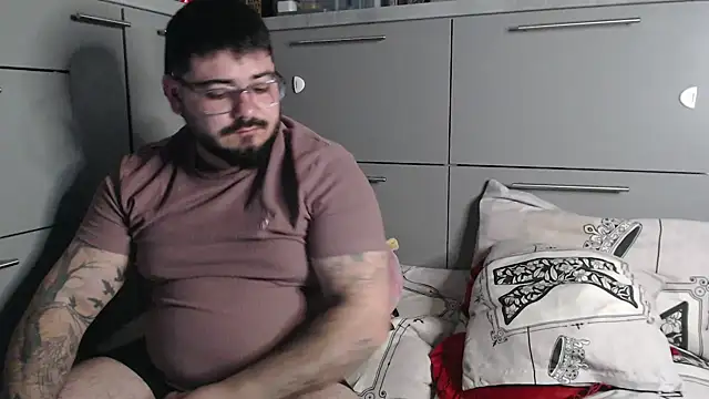 HiddendesireXO01 online show from February 2026 08:19:02 PM