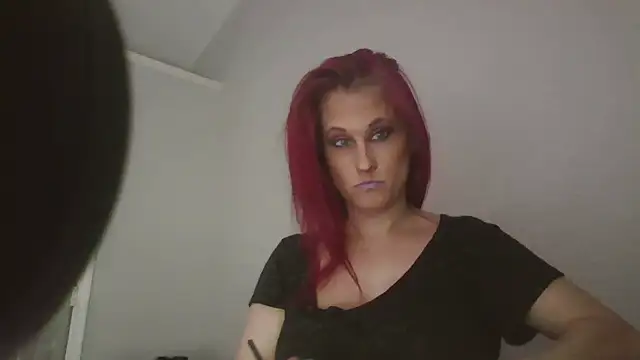BusyB1983 online show from May 2026 09:57:02 PM