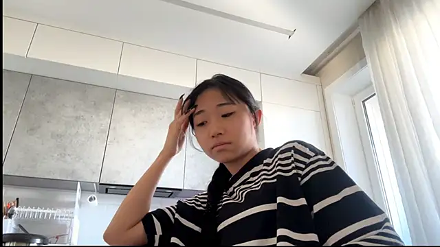 SweetMiaXO online show from April 2026 10:16:02 PM