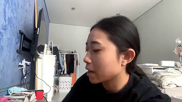 SweetMiaXO online show from February 2026 04:08:02 AM