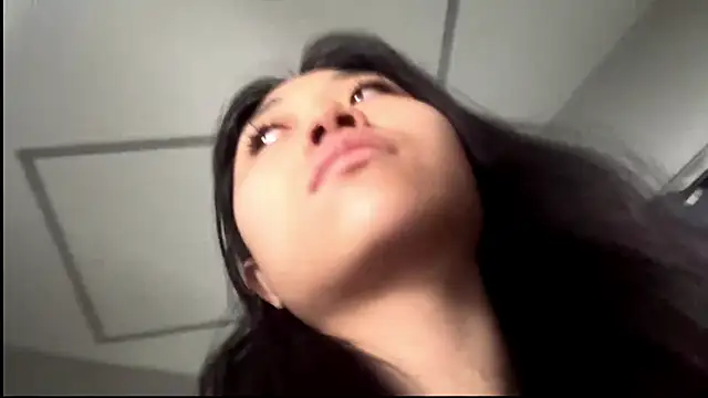 SweetMiaXO online show from April 2026 10:11:02 PM