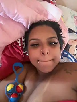 Snapshot of bella_255 chatting on February 2026 06:30:01 PM bella 255 online show from February 2026 06:30:01 PM