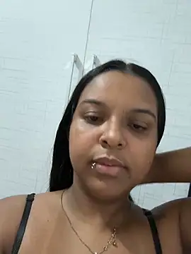 Snapshot of bella_255 chatting on April 2026 01:02:01 PM bella 255 online show from April 2026 01:02:01 PM