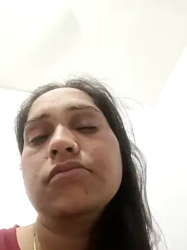 Cute-karisma1234 online show from February 2026 09:06:01 PM