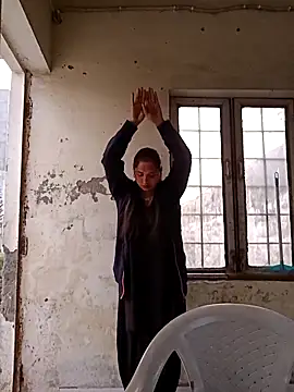 Cute-karisma1234 online show from March 2026 01:44:02 AM