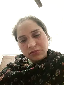 Cute-karisma1234 online show from February 2026 04:56:01 PM