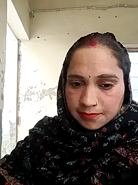 Cute-karisma1234 online show from February 2026 02:40:02 AM